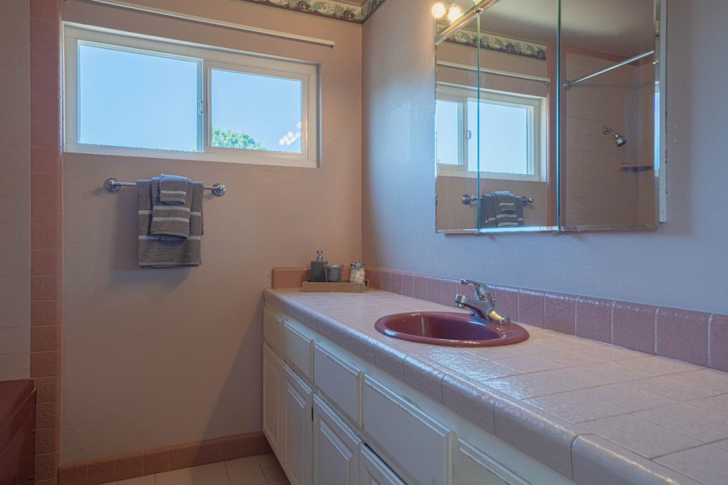 Detail Gallery Image 47 of 54 For 23020 Guidotti Dr, Salinas,  CA 93908 - 5 Beds | 3 Baths