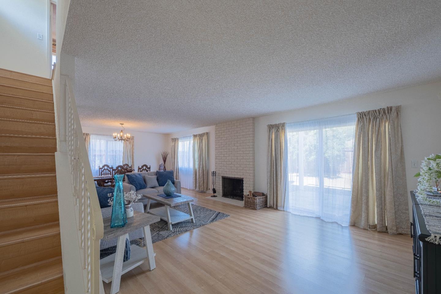 Detail Gallery Image 9 of 54 For 23020 Guidotti Dr, Salinas,  CA 93908 - 5 Beds | 3 Baths