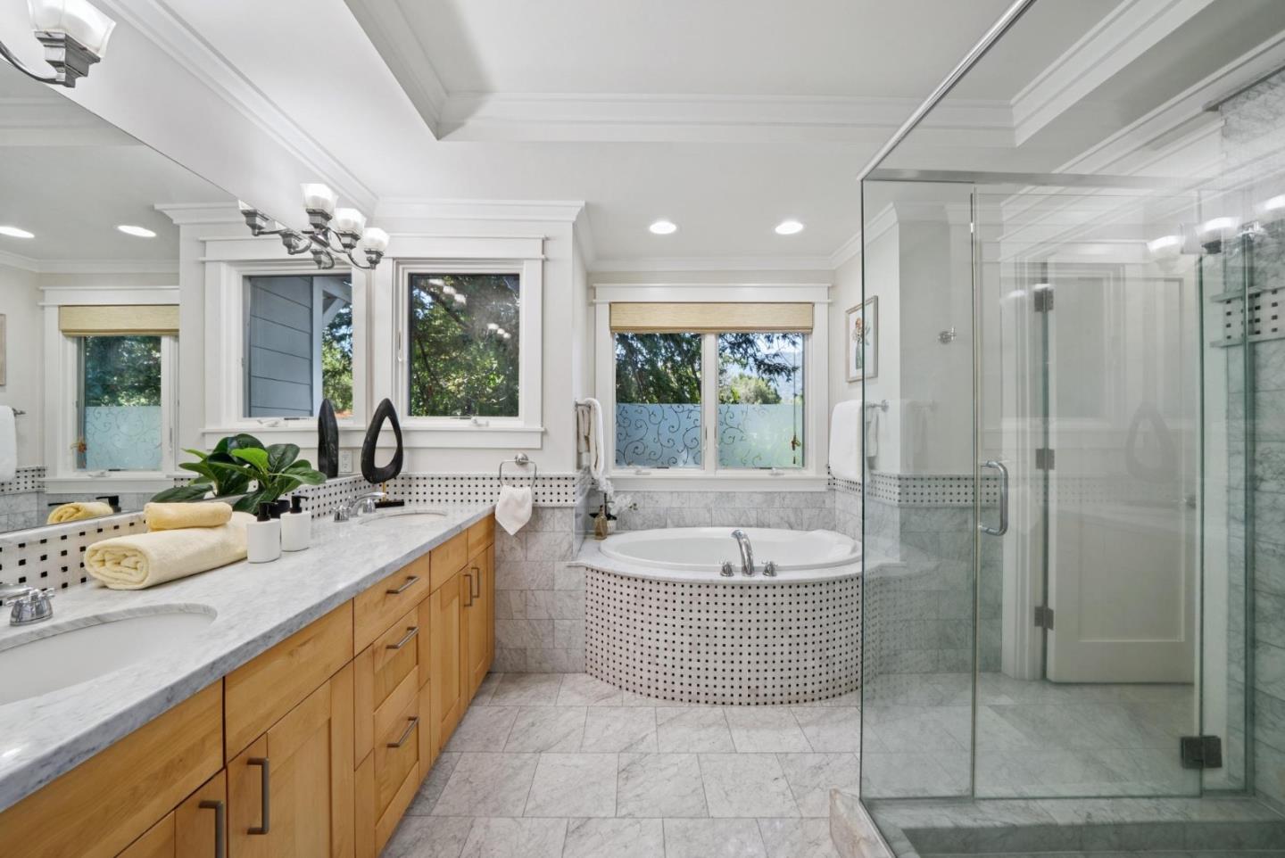 Detail Gallery Image 13 of 32 For 20460 Williams Ave, Saratoga,  CA 95070 - 5 Beds | 3/1 Baths