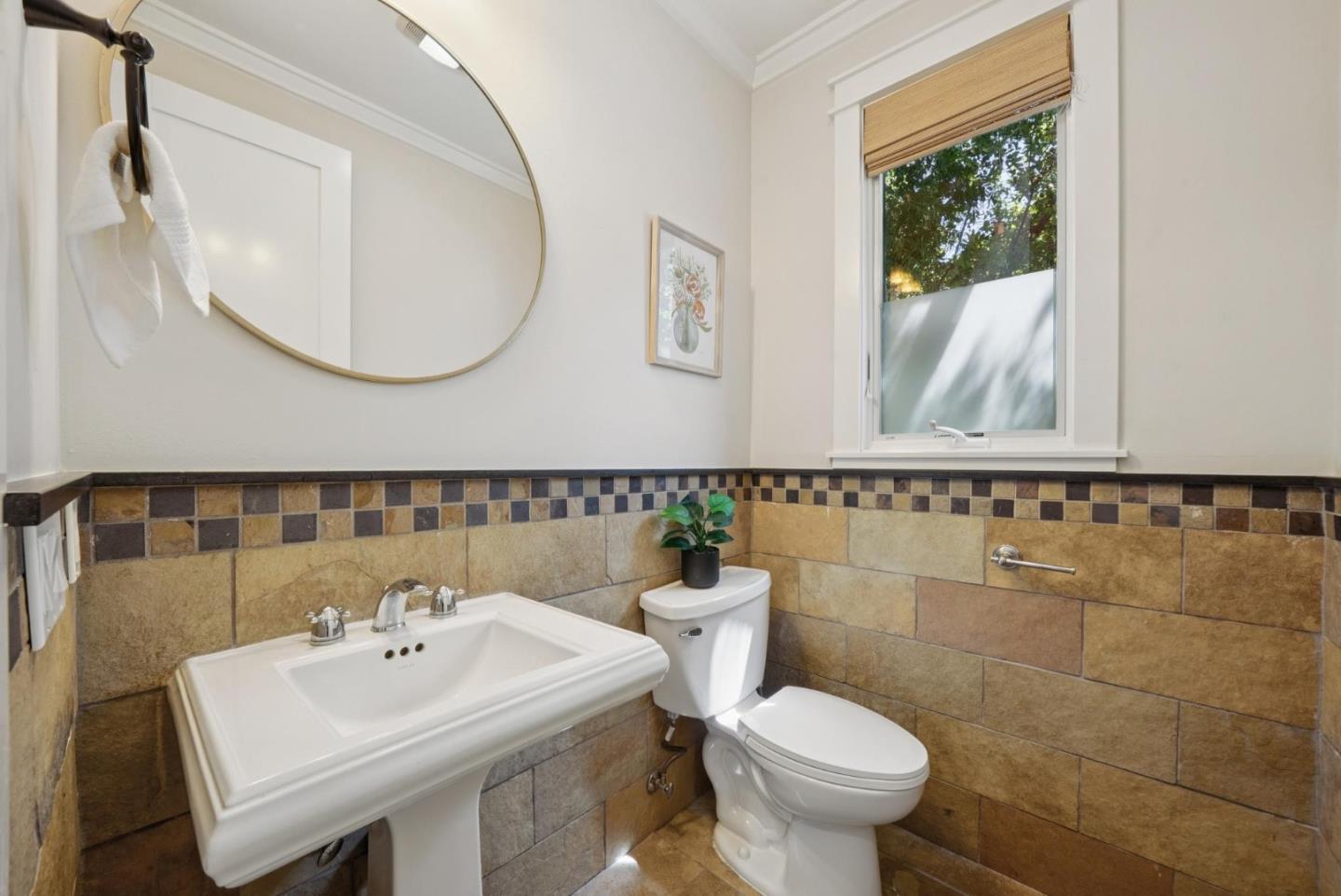 Detail Gallery Image 5 of 32 For 20460 Williams Ave, Saratoga,  CA 95070 - 5 Beds | 3/1 Baths