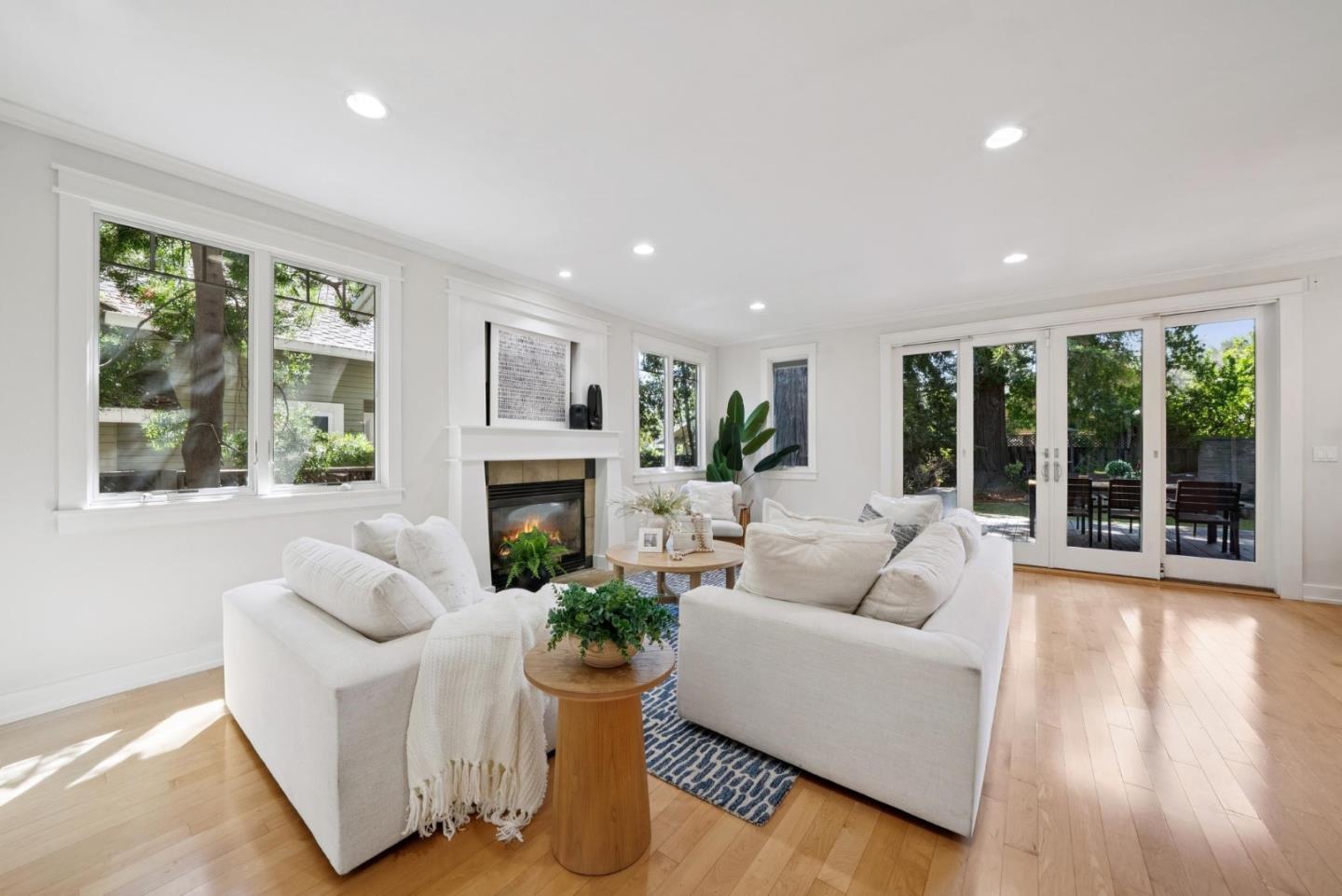 Detail Gallery Image 7 of 32 For 20460 Williams Ave, Saratoga,  CA 95070 - 5 Beds | 3/1 Baths