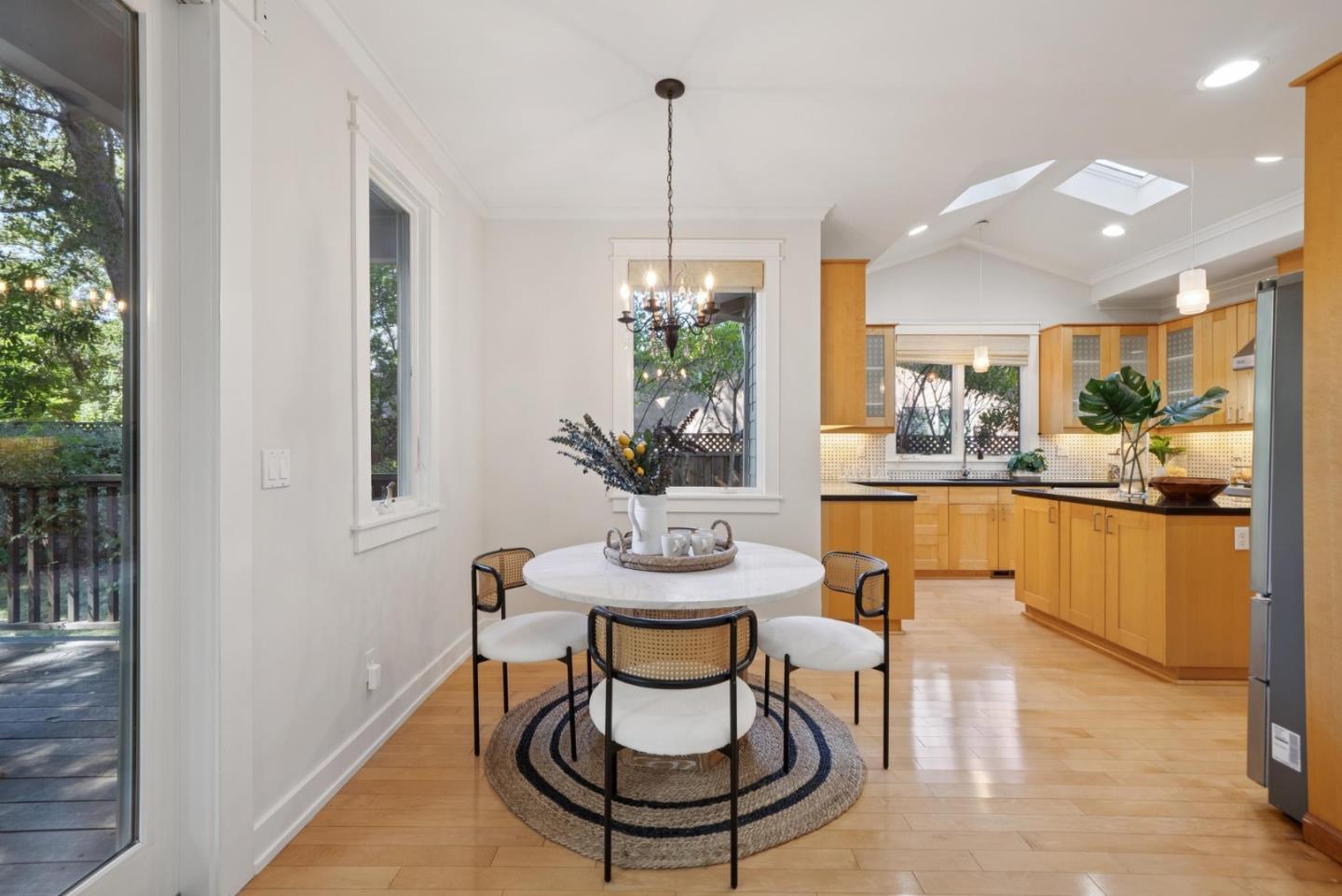 Detail Gallery Image 8 of 32 For 20460 Williams Ave, Saratoga,  CA 95070 - 5 Beds | 3/1 Baths