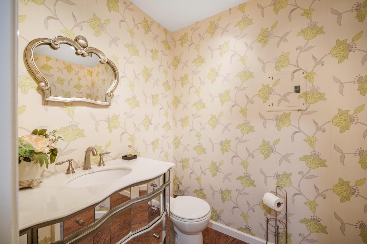 Detail Gallery Image 4 of 20 For 18226 Hale Ave #B,  Morgan Hill,  CA 95037 - 3 Beds | 1/1 Baths