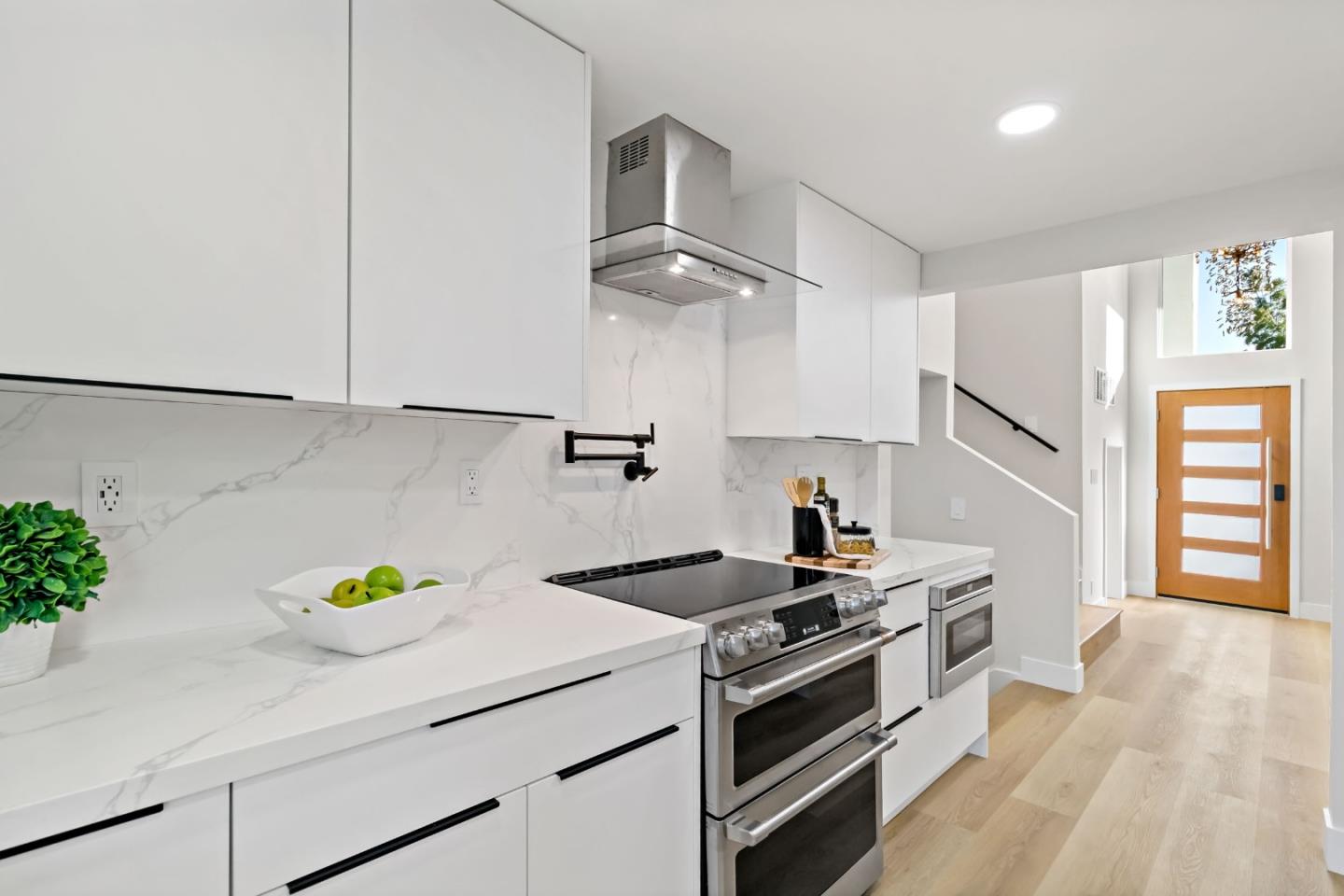 Detail Gallery Image 8 of 81 For 3216 Remington Way, San Jose,  CA 95148 - 4 Beds | 2/1 Baths