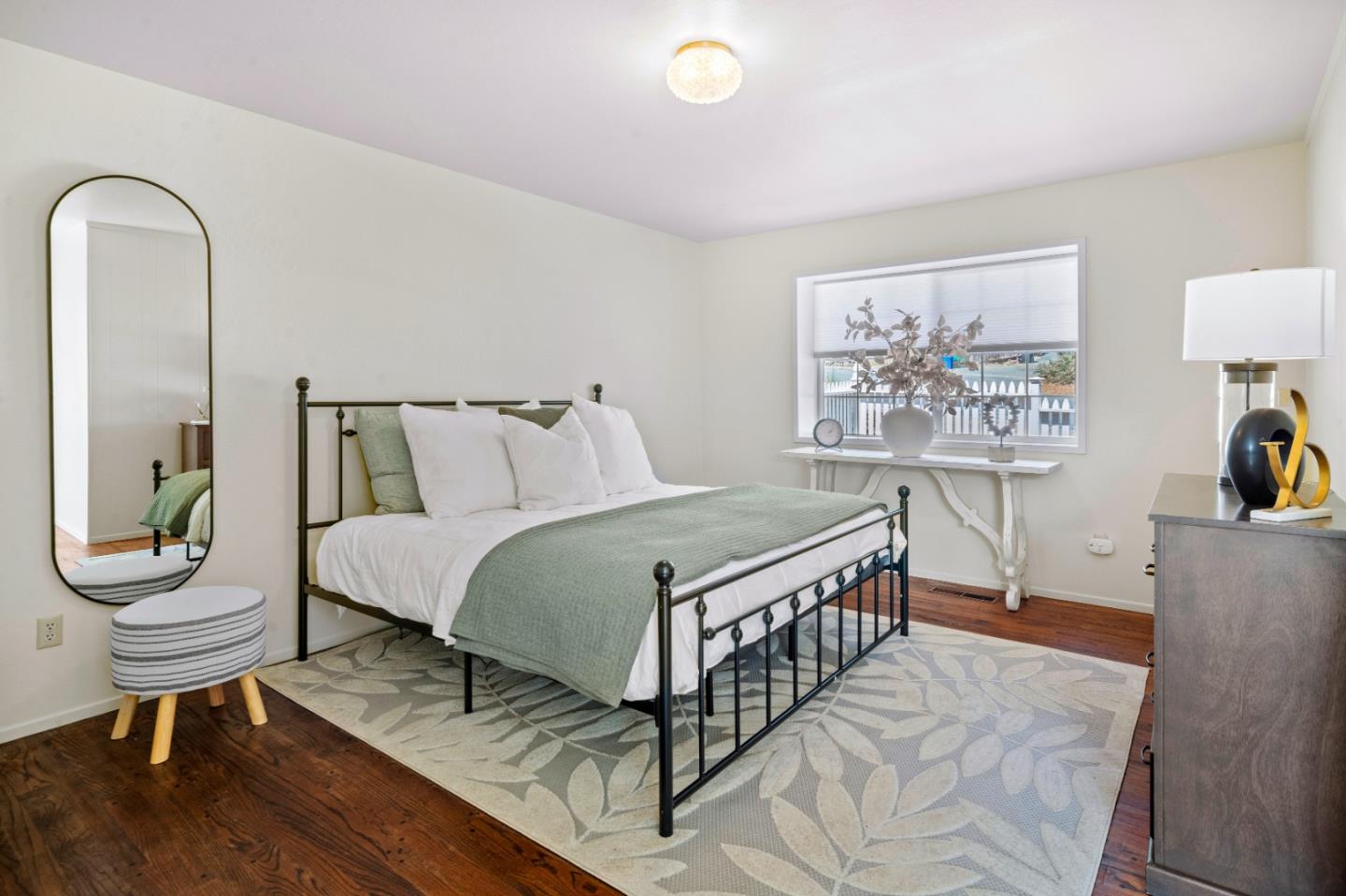 Detail Gallery Image 15 of 23 For Sw Mountain View at Crespi Ave, Carmel,  CA 93921 - 2 Beds | 2 Baths