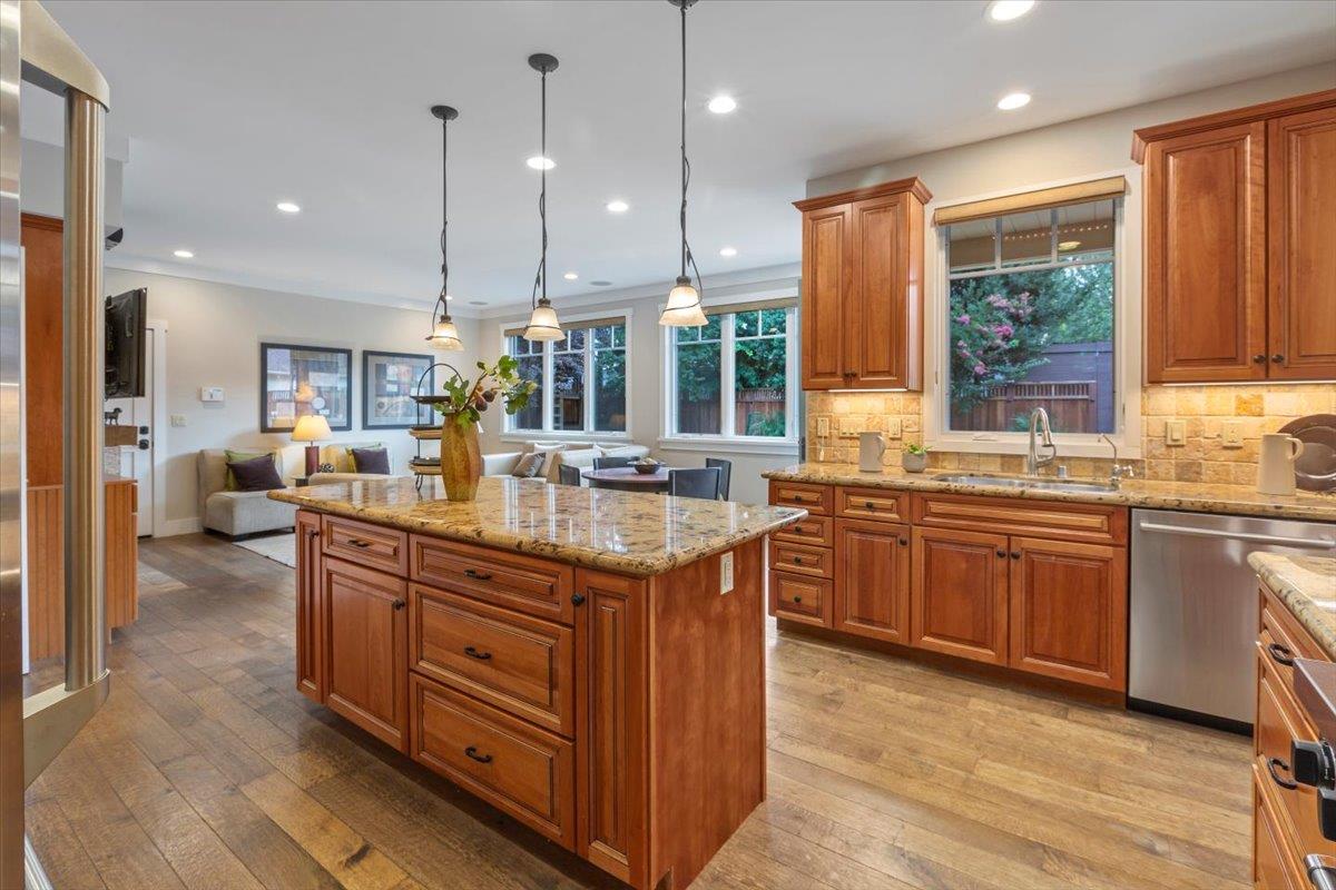 Detail Gallery Image 11 of 37 For 142 New York Ave, Los Gatos,  CA 95030 - 4 Beds | 3 Baths