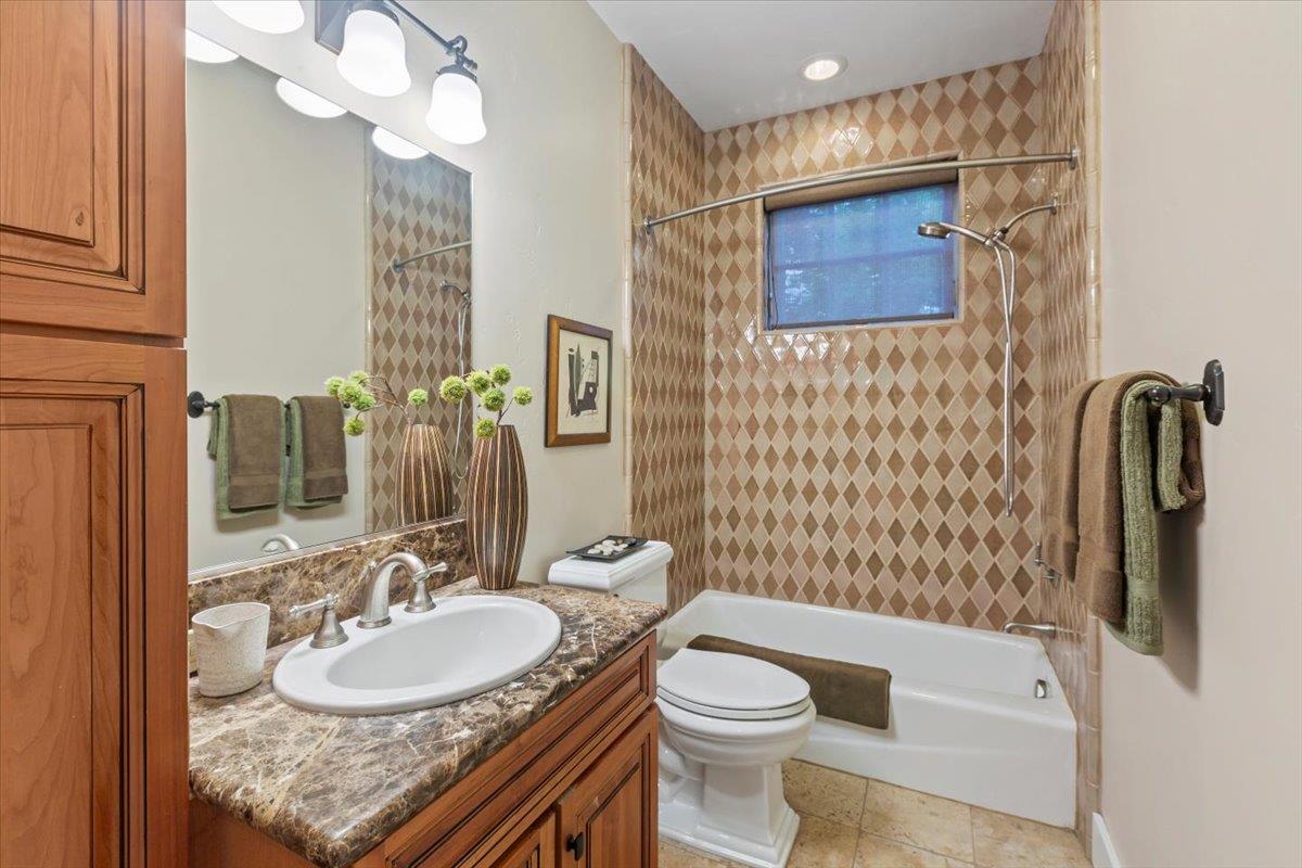 Detail Gallery Image 16 of 37 For 142 New York Ave, Los Gatos,  CA 95030 - 4 Beds | 3 Baths