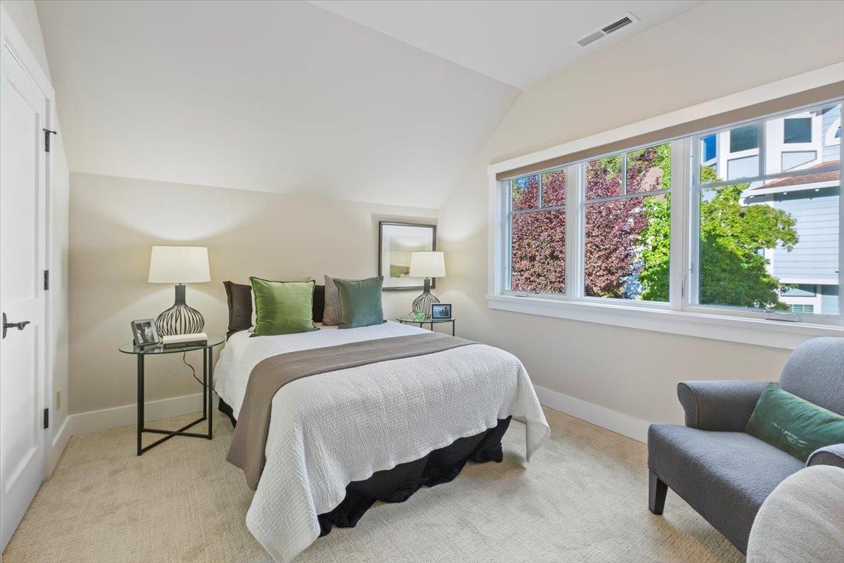 Detail Gallery Image 18 of 37 For 142 New York Ave, Los Gatos,  CA 95030 - 4 Beds | 3 Baths