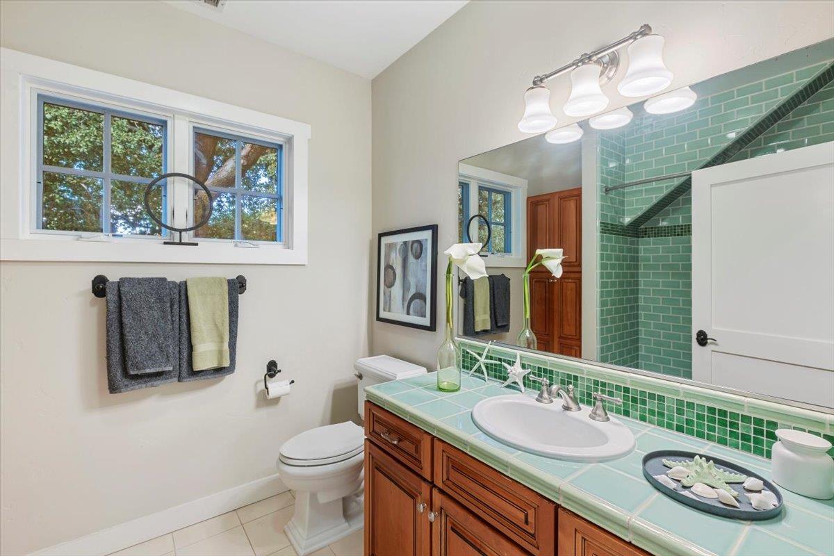 Detail Gallery Image 20 of 37 For 142 New York Ave, Los Gatos,  CA 95030 - 4 Beds | 3 Baths