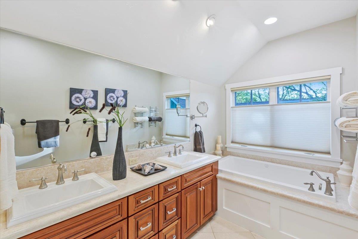 Detail Gallery Image 23 of 37 For 142 New York Ave, Los Gatos,  CA 95030 - 4 Beds | 3 Baths