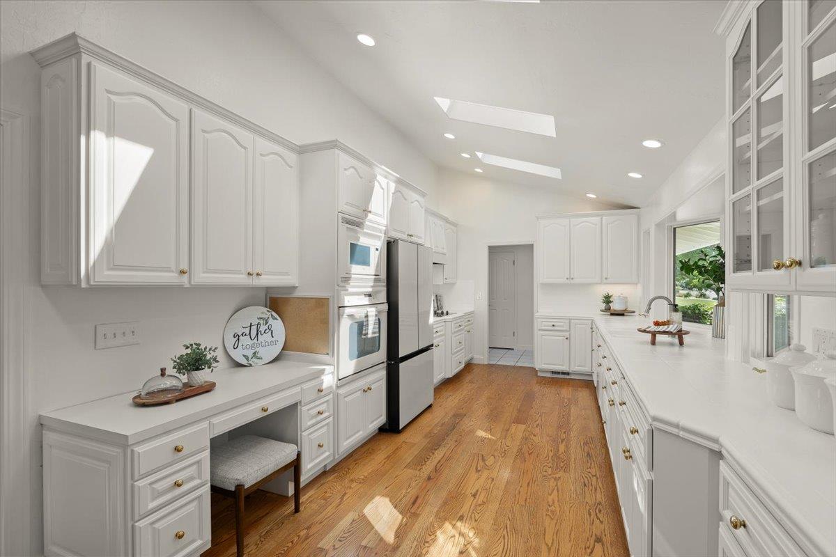 Detail Gallery Image 12 of 44 For 6398 via Amigos, San Jose,  CA 95120 - 4 Beds | 2 Baths