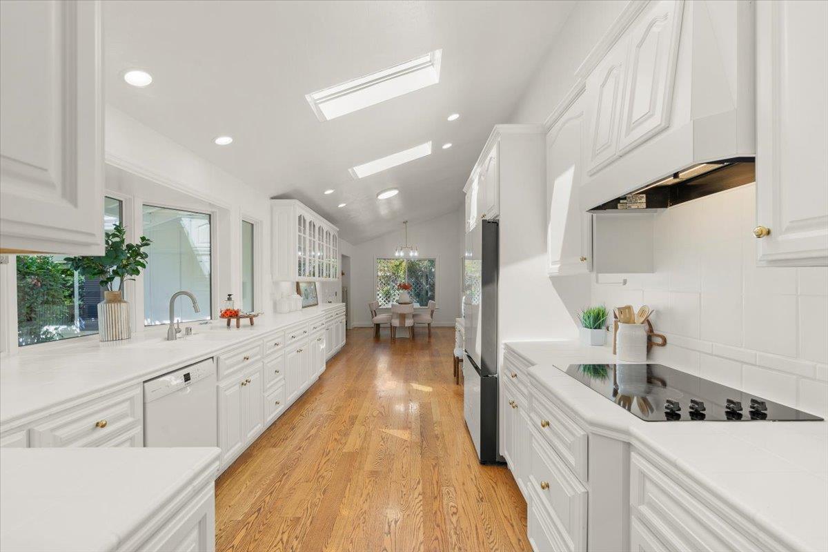Detail Gallery Image 6 of 44 For 6398 via Amigos, San Jose,  CA 95120 - 4 Beds | 2 Baths