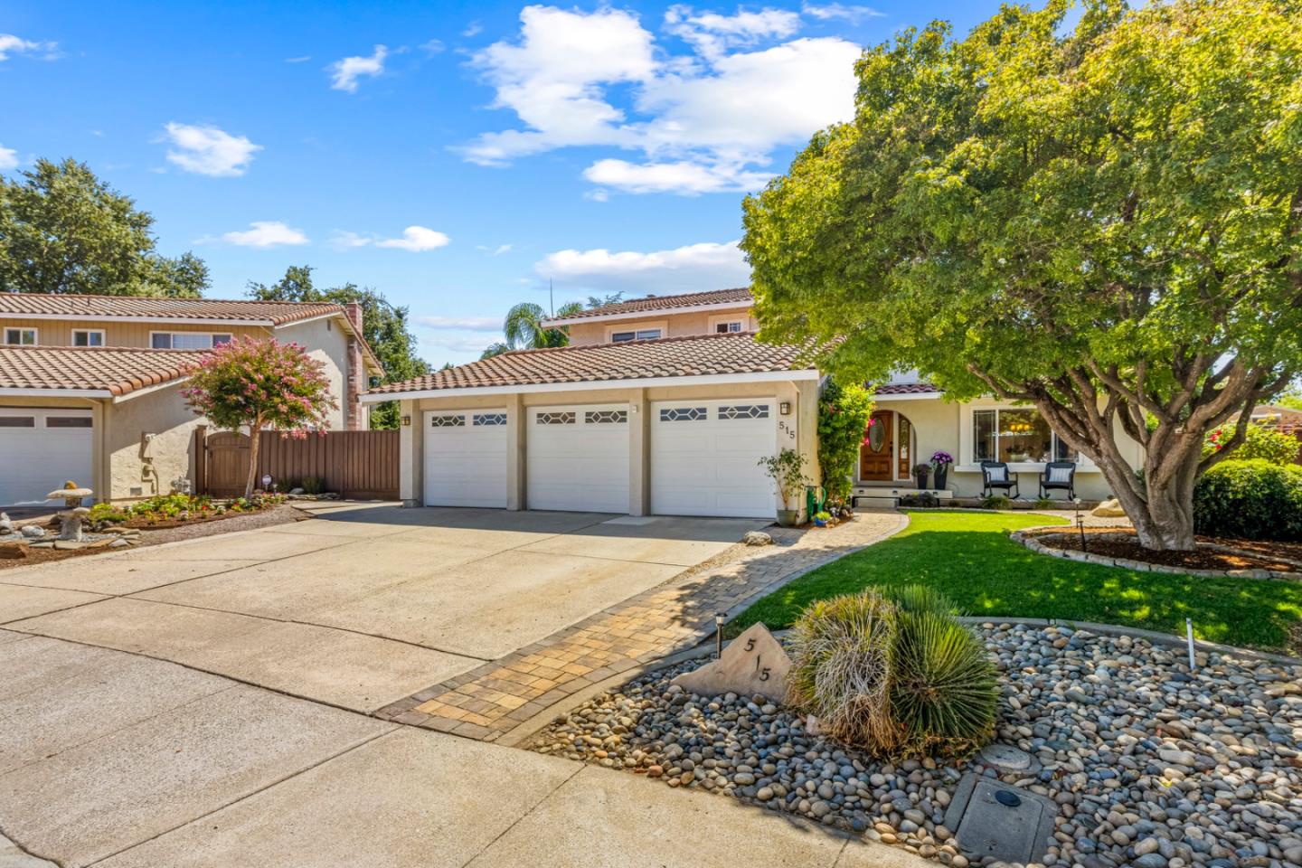Detail Gallery Image 4 of 84 For 515 Encino Dr, Morgan Hill,  CA 95037 - 5 Beds | 3 Baths