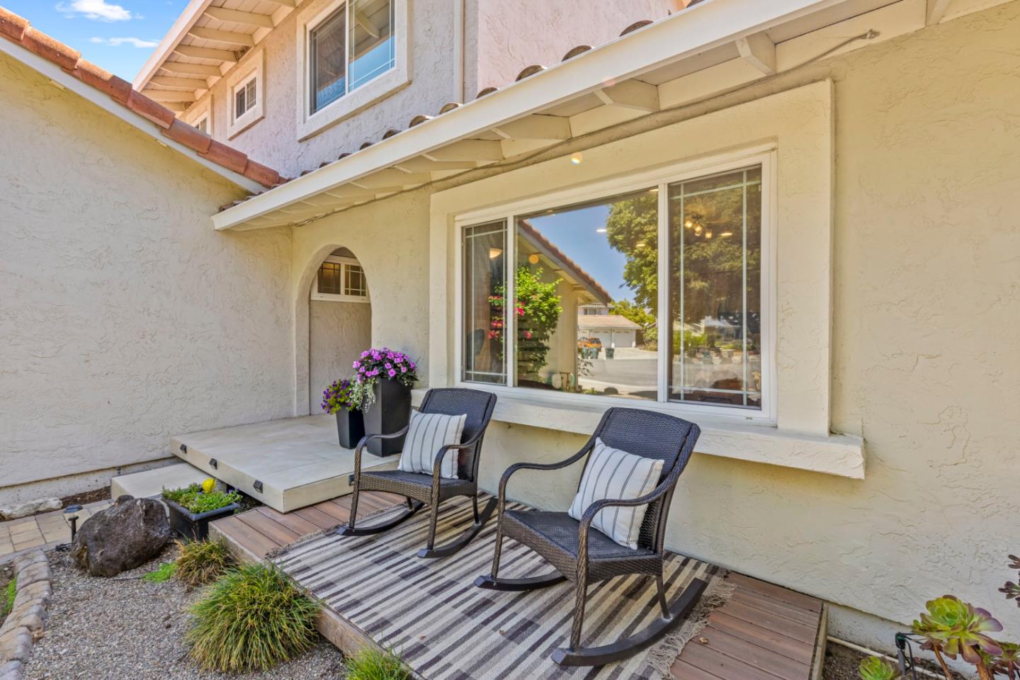 Detail Gallery Image 7 of 84 For 515 Encino Dr, Morgan Hill,  CA 95037 - 5 Beds | 3 Baths