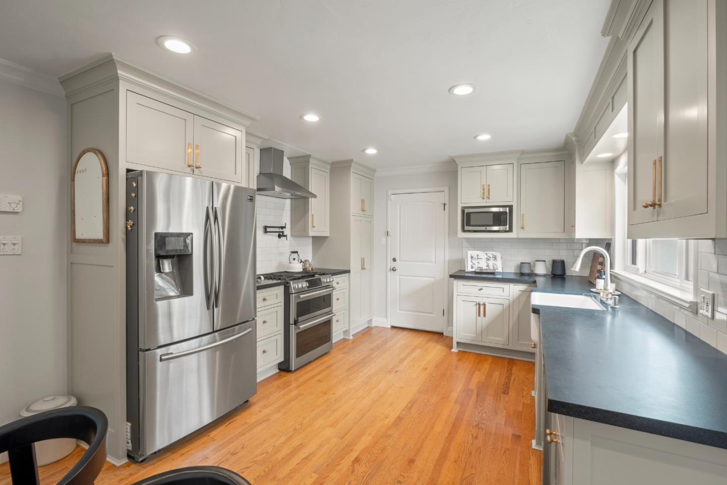 Detail Gallery Image 6 of 20 For 412 N 21st St, San Jose,  CA 95112 - 3 Beds | 1 Baths
