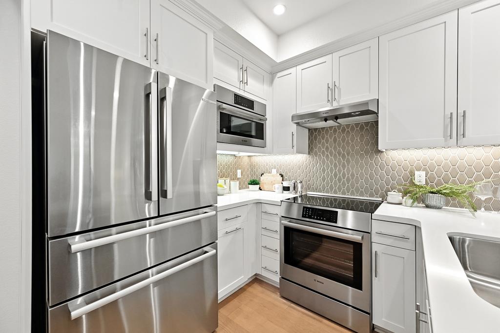 Detail Gallery Image 10 of 39 For 1269 Verano Rd, Mountain View,  CA 94043 - 3 Beds | 3 Baths