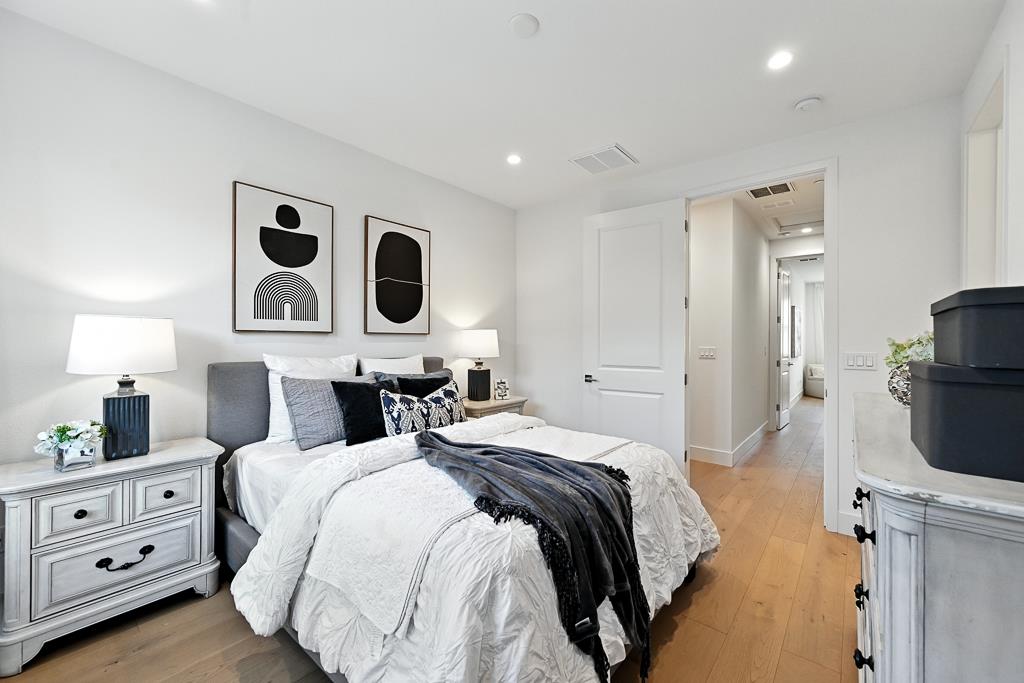 Detail Gallery Image 17 of 39 For 1269 Verano Rd, Mountain View,  CA 94043 - 3 Beds | 3 Baths