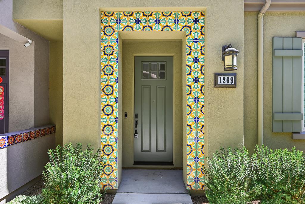Detail Gallery Image 4 of 39 For 1269 Verano Rd, Mountain View,  CA 94043 - 3 Beds | 3 Baths