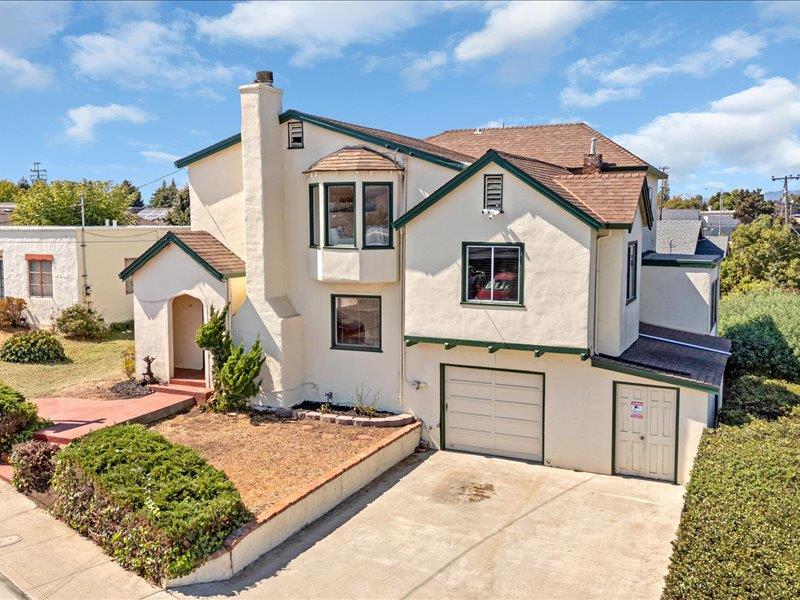 Detail Gallery Image 1 of 36 For 35 Sycamore St, Watsonville,  CA 95076 - 4 Beds | 1/1 Baths