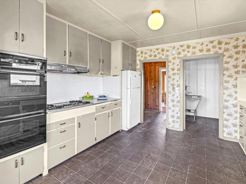Detail Gallery Image 14 of 36 For 35 Sycamore St, Watsonville,  CA 95076 - 4 Beds | 1/1 Baths