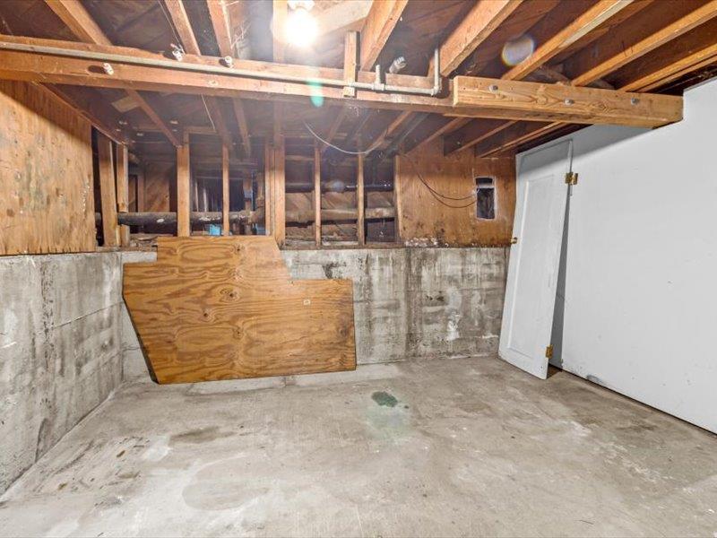 Detail Gallery Image 33 of 36 For 35 Sycamore St, Watsonville,  CA 95076 - 4 Beds | 1/1 Baths