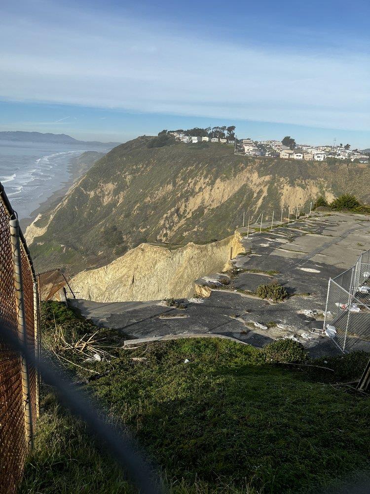 Detail Gallery Image 22 of 25 For 85 Northridge Dr, Daly City,  CA 94015 - 3 Beds | 2 Baths