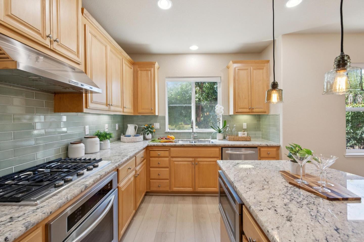 Detail Gallery Image 12 of 45 For 493 Magritte Way, Mountain View,  CA 94041 - 3 Beds | 3/1 Baths
