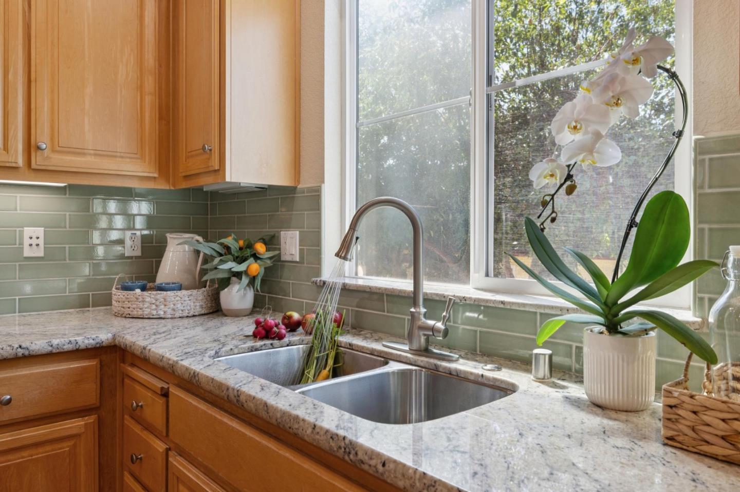 Detail Gallery Image 14 of 45 For 493 Magritte Way, Mountain View,  CA 94041 - 3 Beds | 3/1 Baths