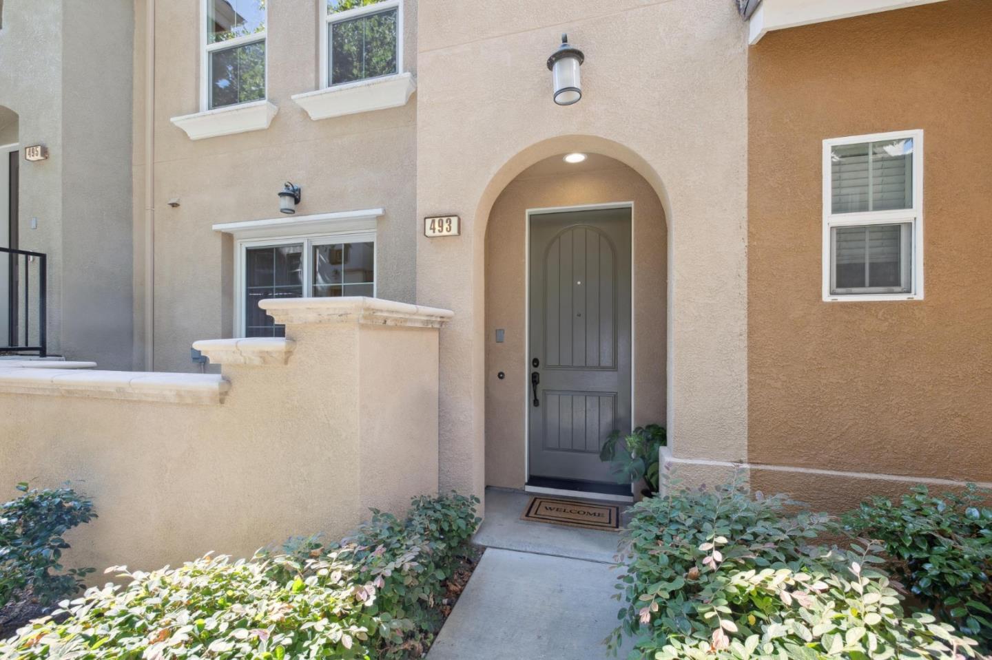 Detail Gallery Image 4 of 45 For 493 Magritte Way, Mountain View,  CA 94041 - 3 Beds | 3/1 Baths