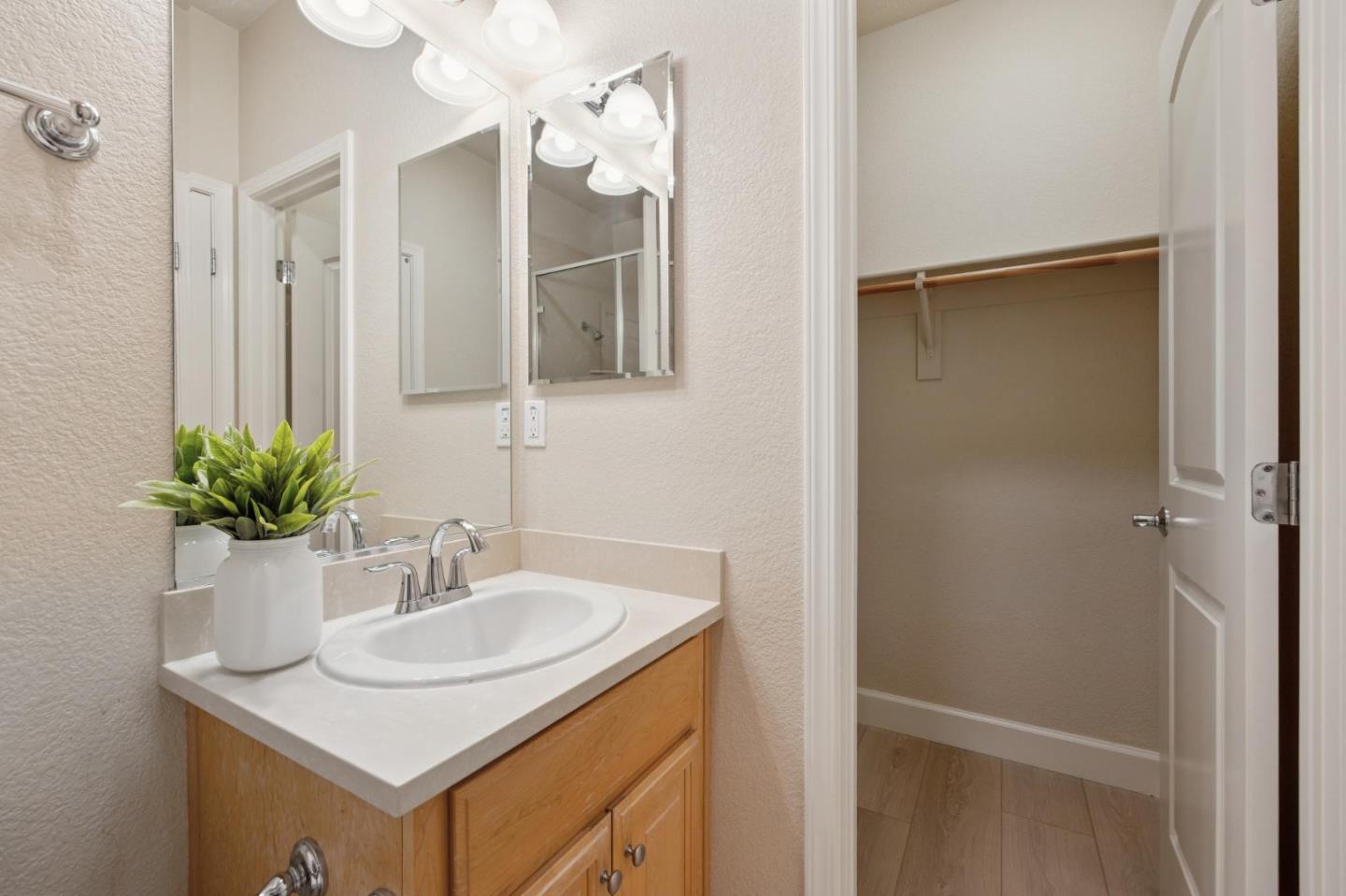 Detail Gallery Image 9 of 45 For 493 Magritte Way, Mountain View,  CA 94041 - 3 Beds | 3/1 Baths