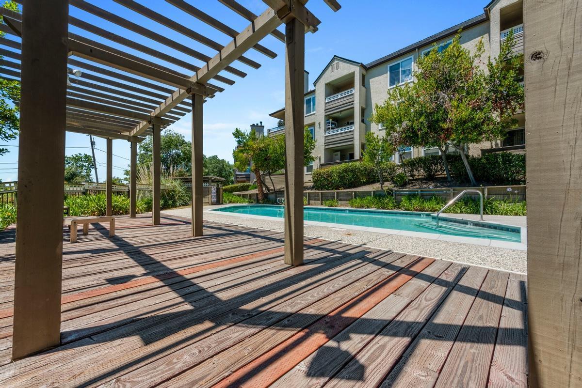 Detail Gallery Image 35 of 38 For 680 Dartmore Ln #259,  Hayward,  CA 94544 - 2 Beds | 2 Baths