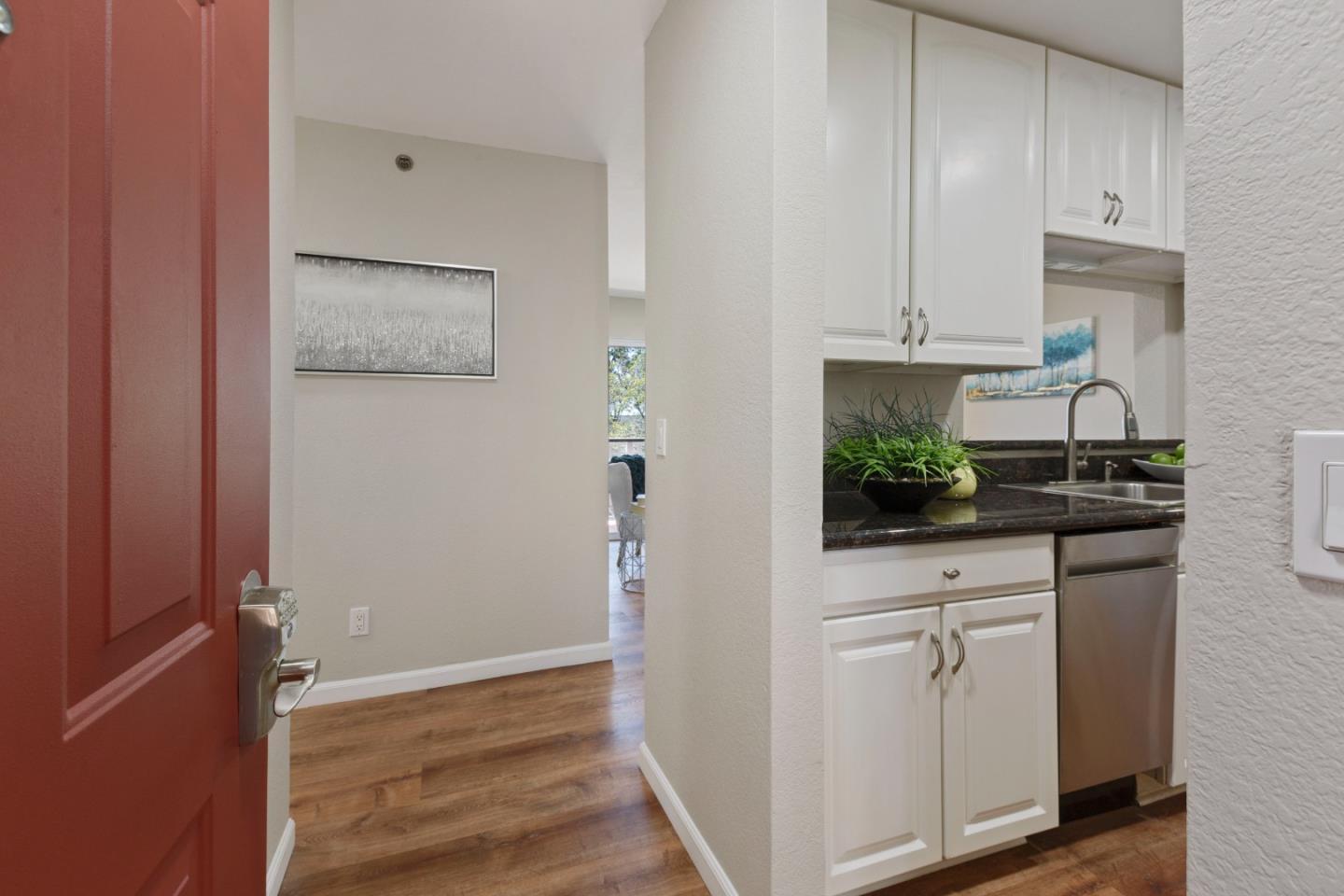 Detail Gallery Image 4 of 38 For 680 Dartmore Ln #259,  Hayward,  CA 94544 - 2 Beds | 2 Baths