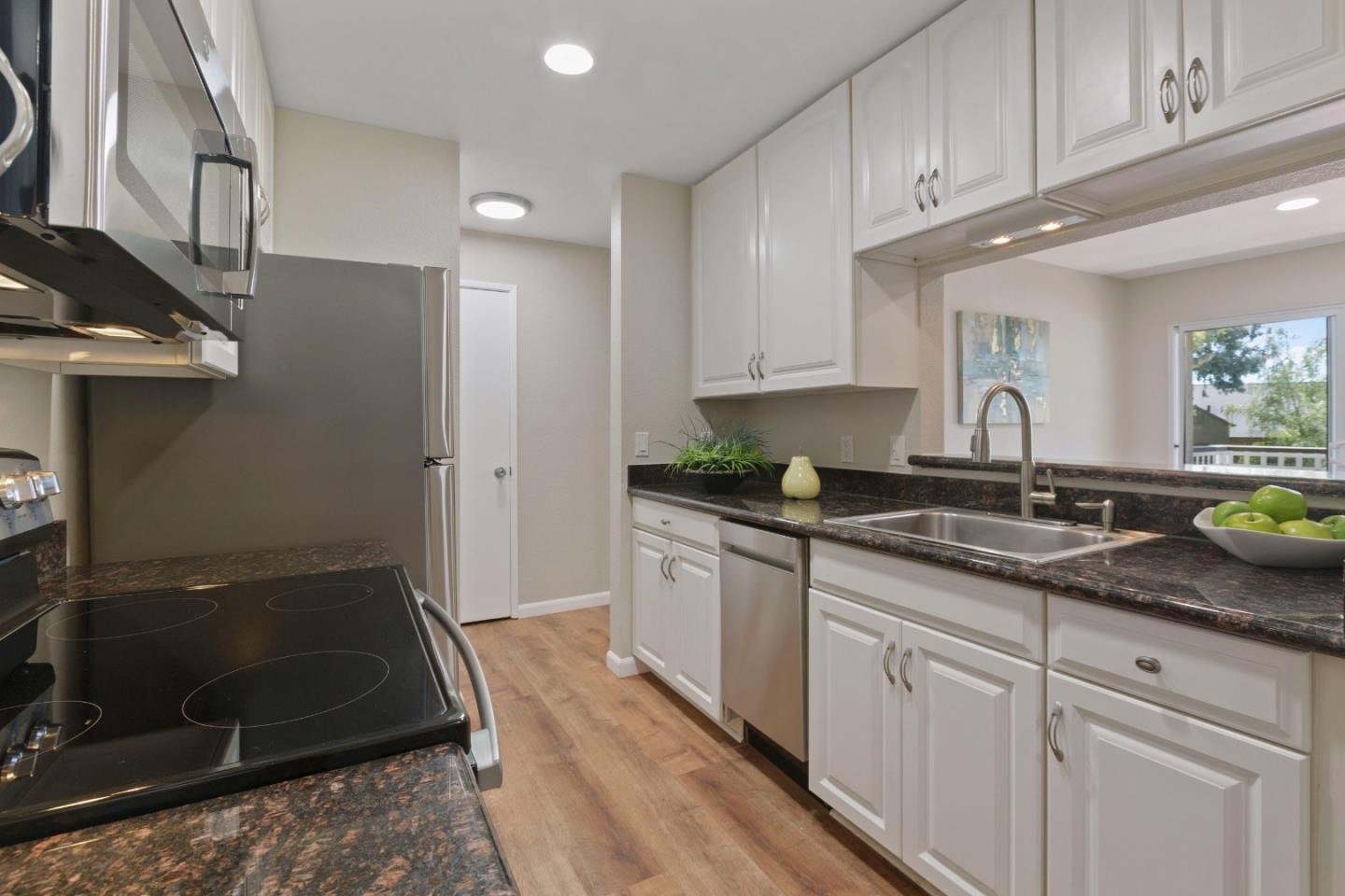 Detail Gallery Image 7 of 38 For 680 Dartmore Ln #259,  Hayward,  CA 94544 - 2 Beds | 2 Baths