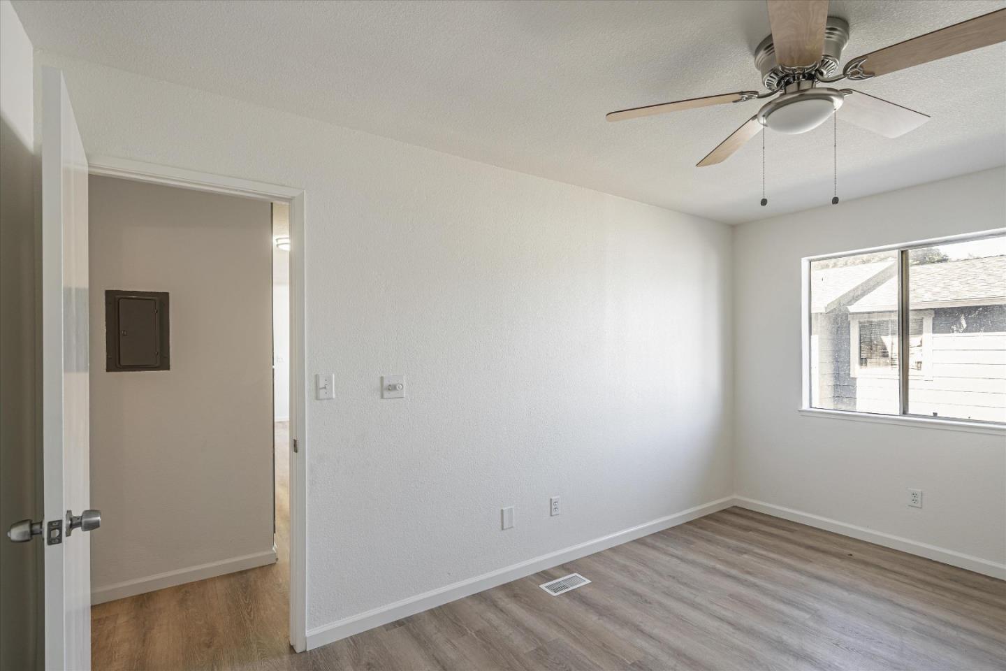 Detail Gallery Image 13 of 21 For 572 Groth Dr, San Jose,  CA 95111 - 2 Beds | 1 Baths