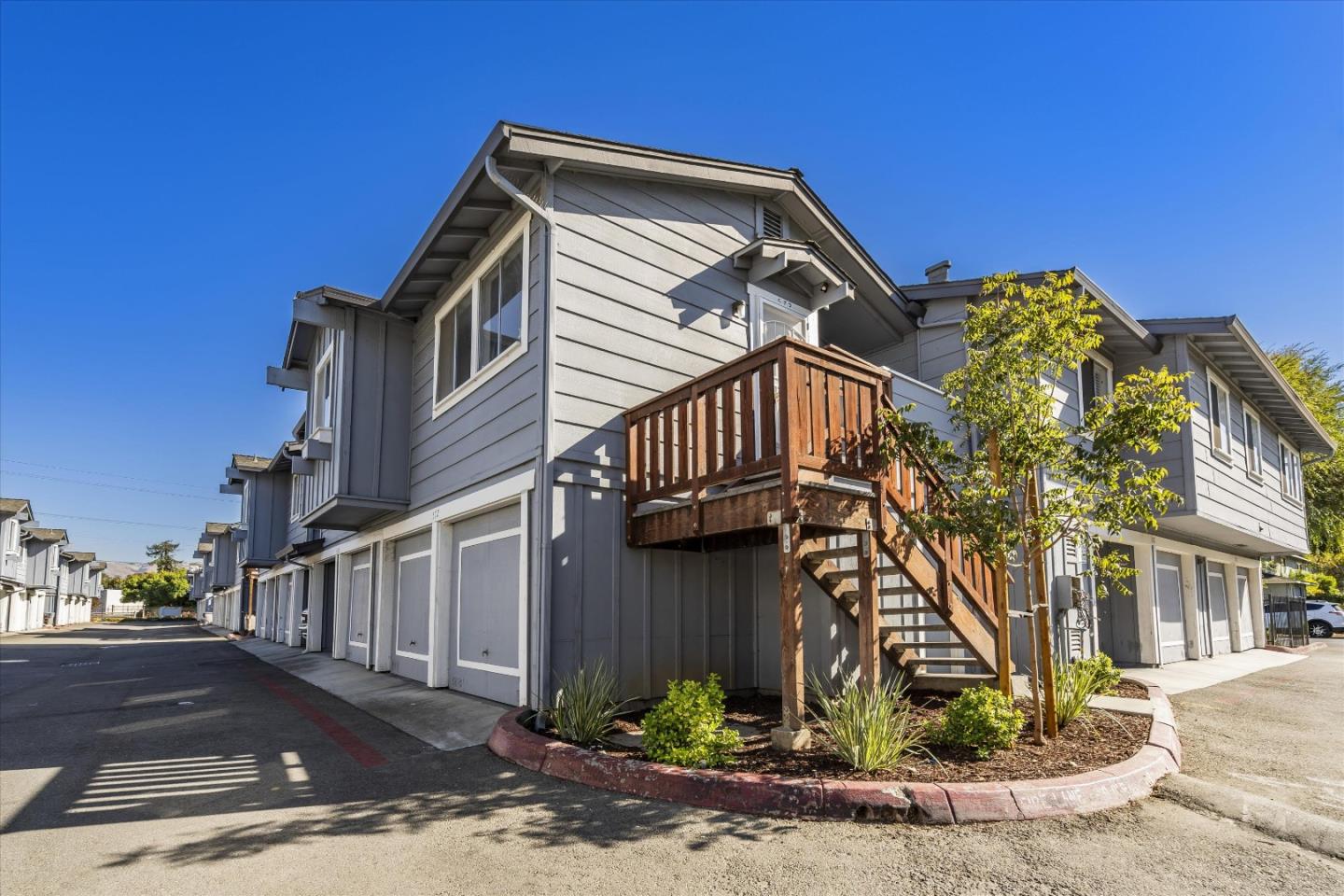 Detail Gallery Image 2 of 21 For 572 Groth Dr, San Jose,  CA 95111 - 2 Beds | 1 Baths