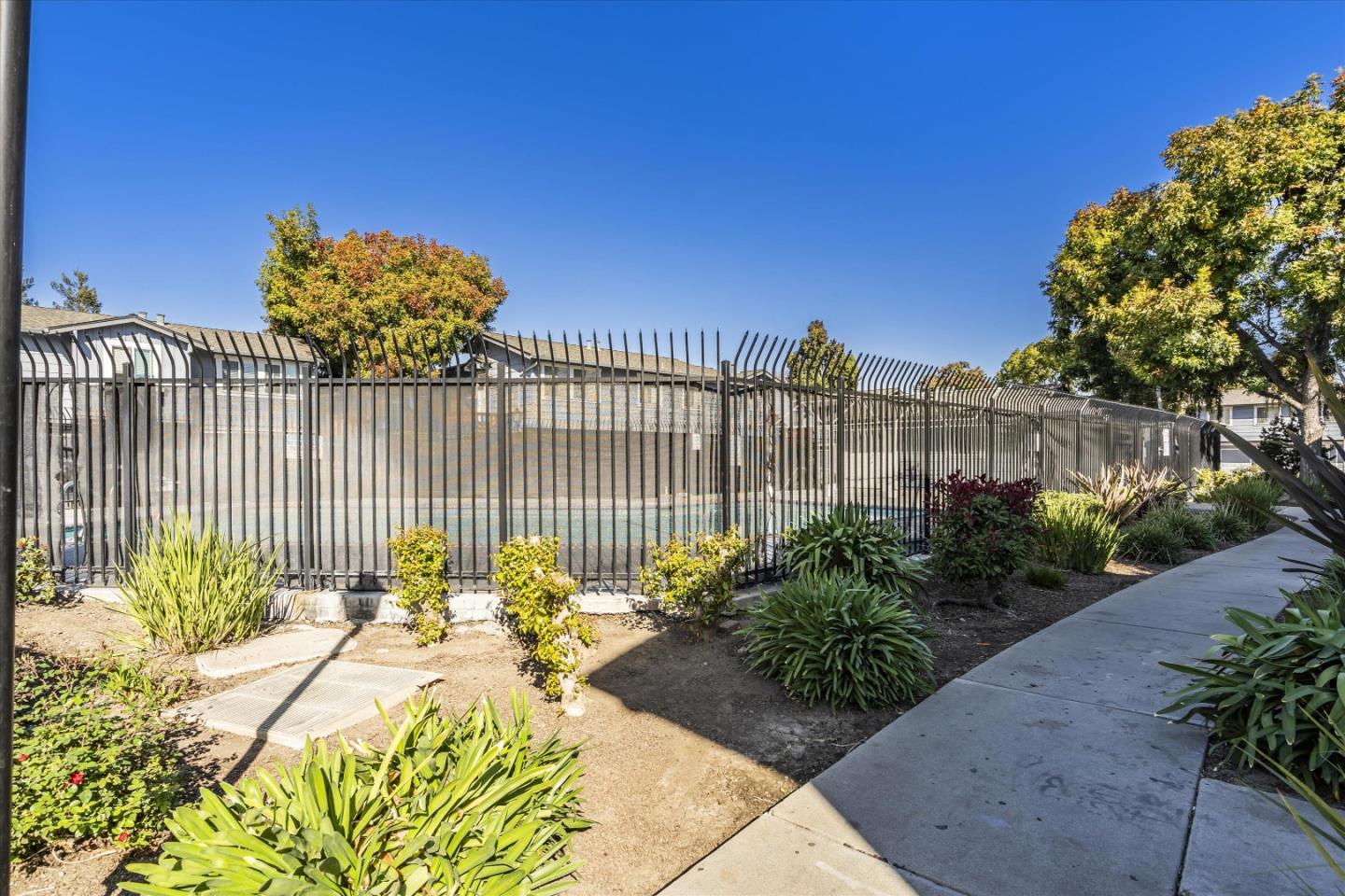 Detail Gallery Image 20 of 21 For 572 Groth Dr, San Jose,  CA 95111 - 2 Beds | 1 Baths