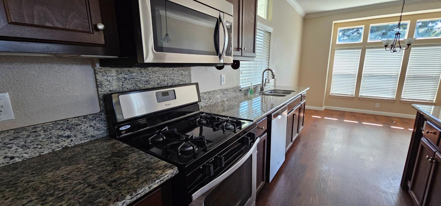 Detail Gallery Image 9 of 19 For 90 Quail Hollow Dr #90,  San Jose,  CA 95128 - 3 Beds | 2 Baths