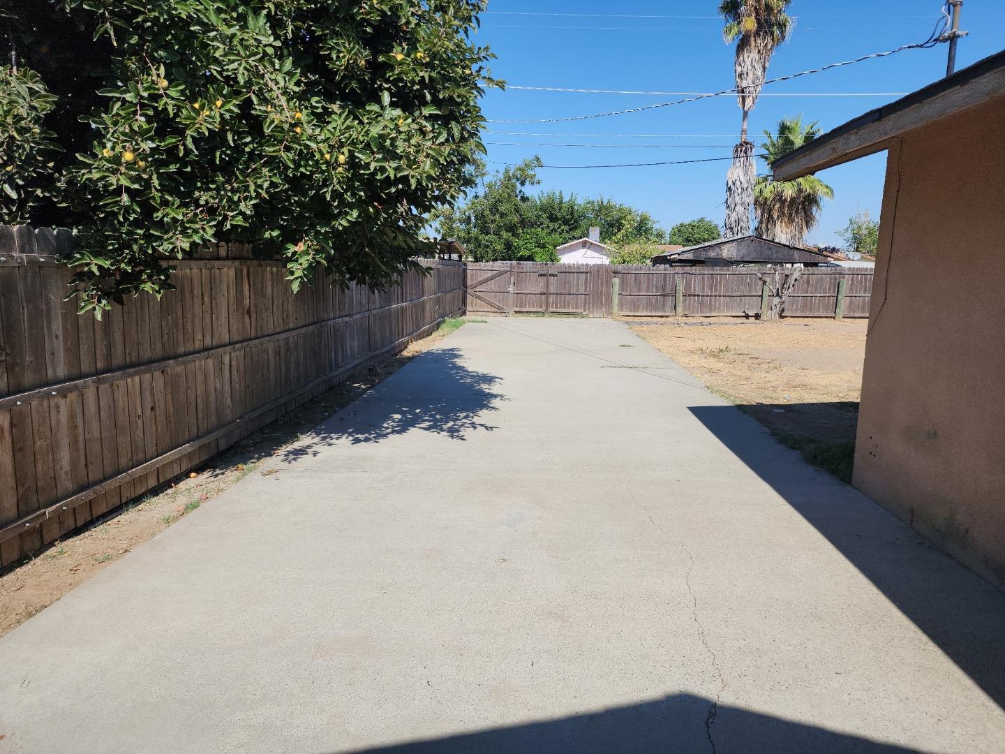 Detail Gallery Image 8 of 8 For 108 Mariposa Ave, Chowchilla,  CA 93610 - 3 Beds | 2 Baths