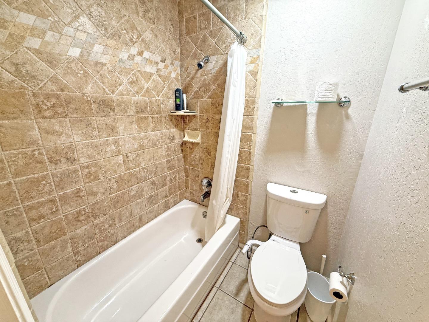 Detail Gallery Image 14 of 27 For 1808 Loch Ness Way, San Jose,  CA 95121 - 3 Beds | 2 Baths