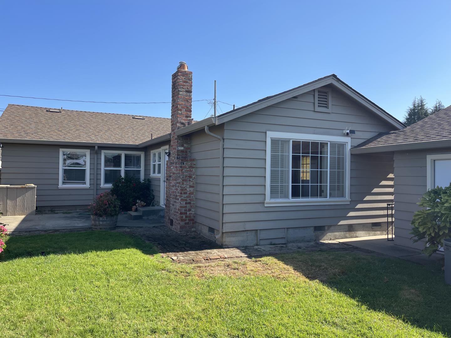 Detail Gallery Image 7 of 26 For 145 Alma St, Watsonville,  CA 95076 - 3 Beds | 1/1 Baths