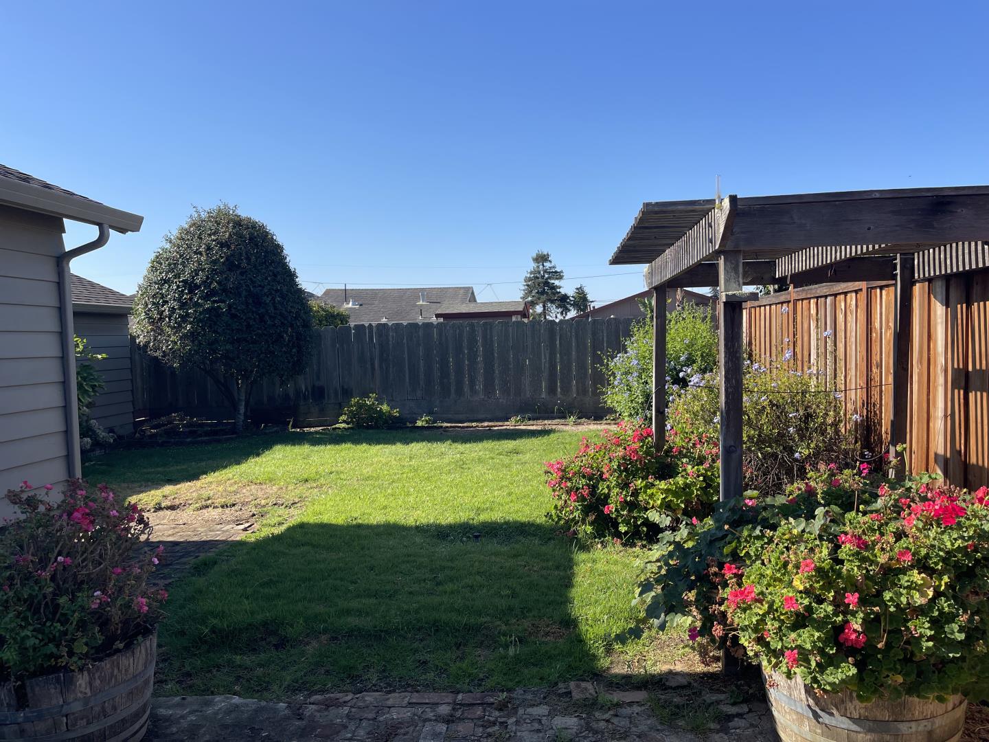 Detail Gallery Image 8 of 26 For 145 Alma St, Watsonville,  CA 95076 - 3 Beds | 1/1 Baths