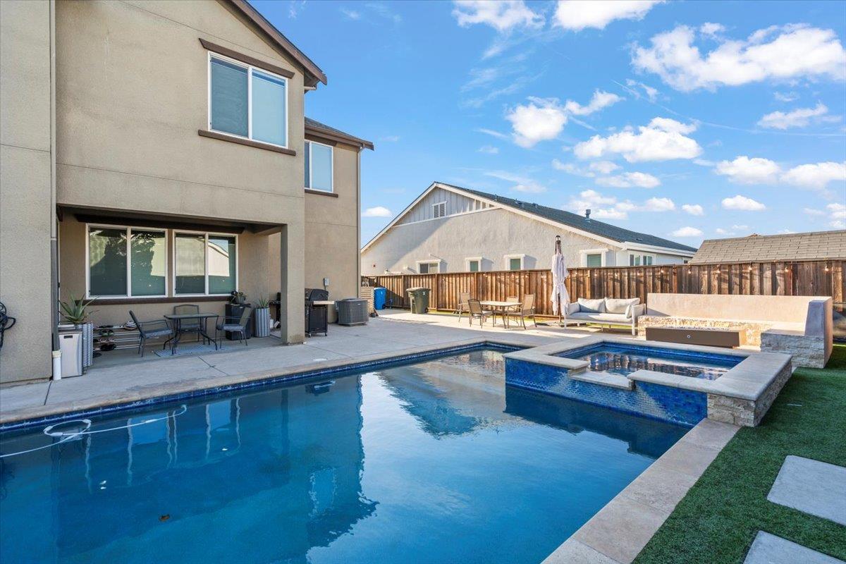 Detail Gallery Image 17 of 21 For 268 Cedar Ct, San Juan Bautista,  CA 95045 - 5 Beds | 3 Baths