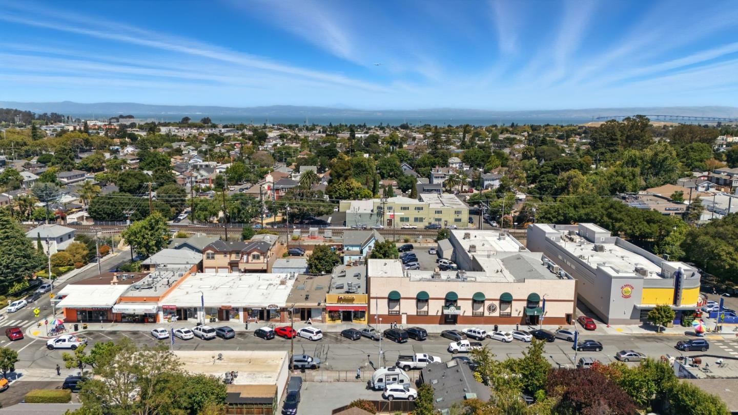 Detail Gallery Image 9 of 14 For 132 N B St, San Mateo,  CA 94401 - – Beds | – Baths