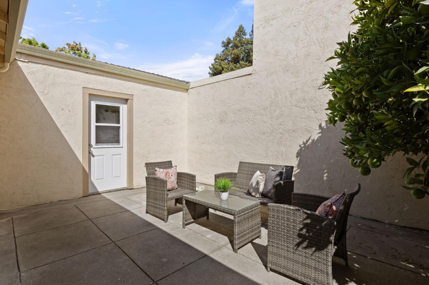 Detail Gallery Image 10 of 70 For 735 Winstead Ter, Sunnyvale,  CA 94087 - 2 Beds | 2 Baths
