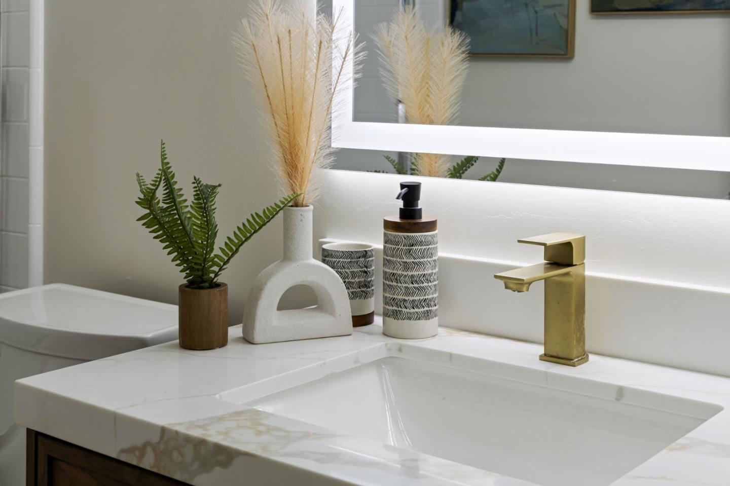 Detail Gallery Image 17 of 70 For 735 Winstead Ter, Sunnyvale,  CA 94087 - 2 Beds | 2 Baths