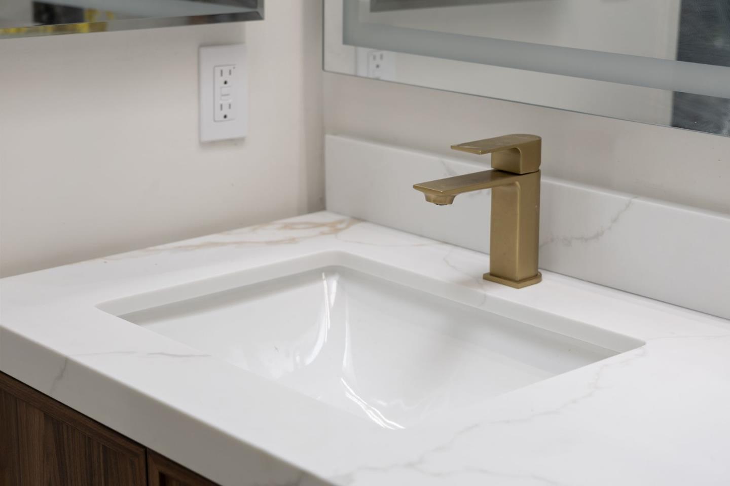 Detail Gallery Image 19 of 70 For 735 Winstead Ter, Sunnyvale,  CA 94087 - 2 Beds | 2 Baths