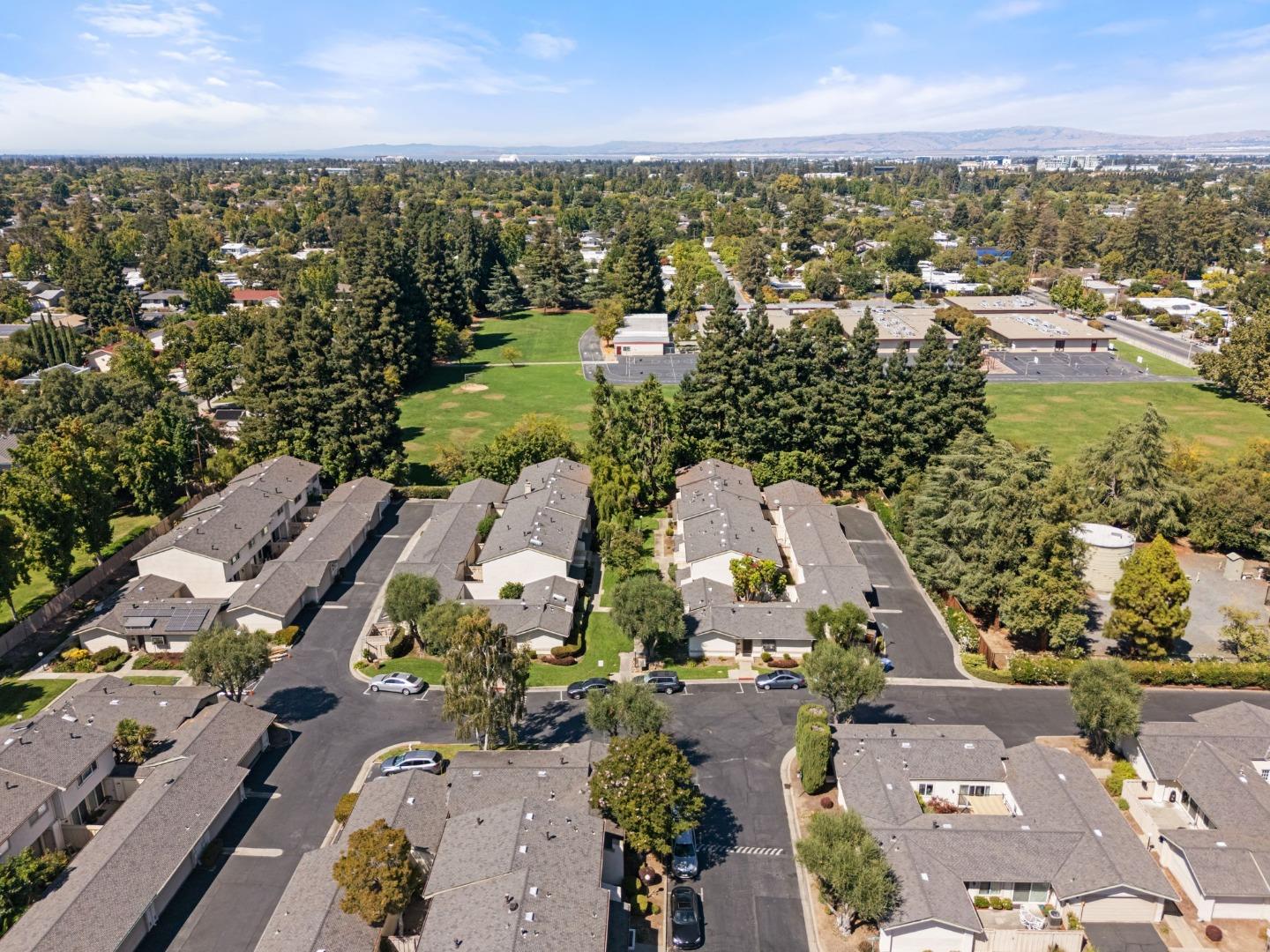 Detail Gallery Image 4 of 70 For 735 Winstead Ter, Sunnyvale,  CA 94087 - 2 Beds | 2 Baths