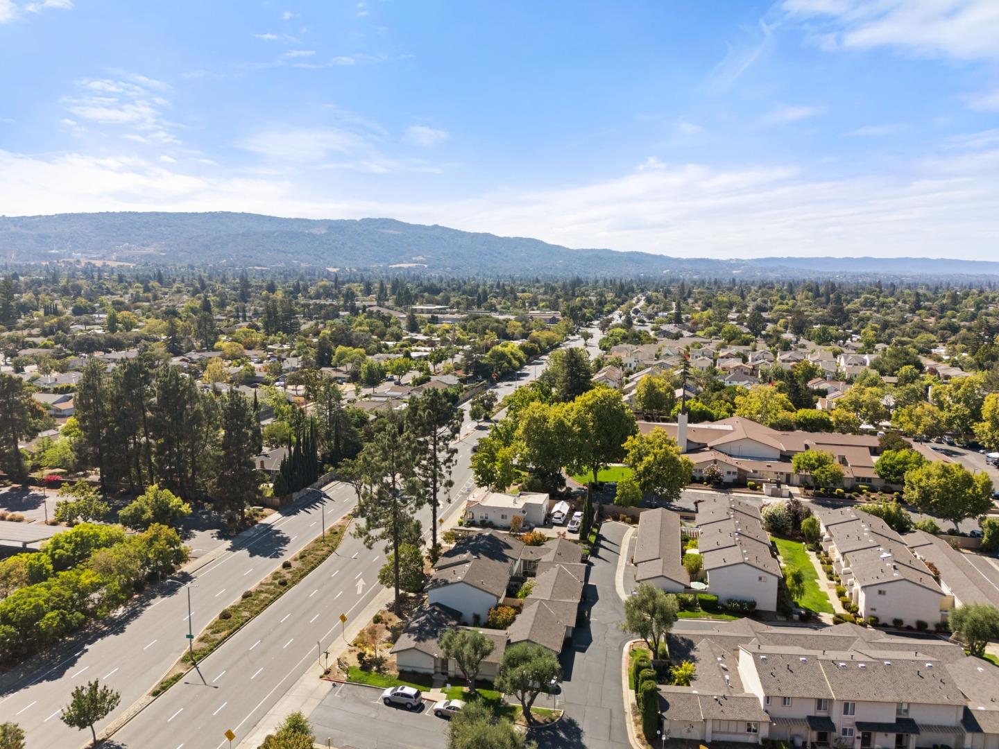 Detail Gallery Image 6 of 70 For 735 Winstead Ter, Sunnyvale,  CA 94087 - 2 Beds | 2 Baths