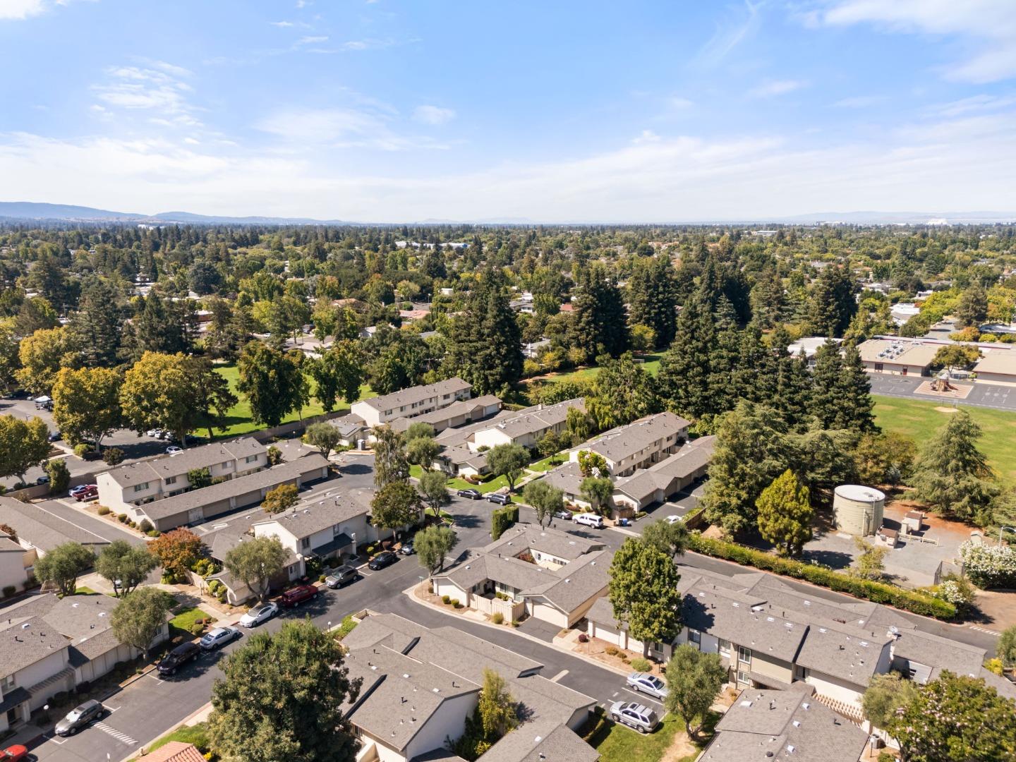 Detail Gallery Image 7 of 70 For 735 Winstead Ter, Sunnyvale,  CA 94087 - 2 Beds | 2 Baths