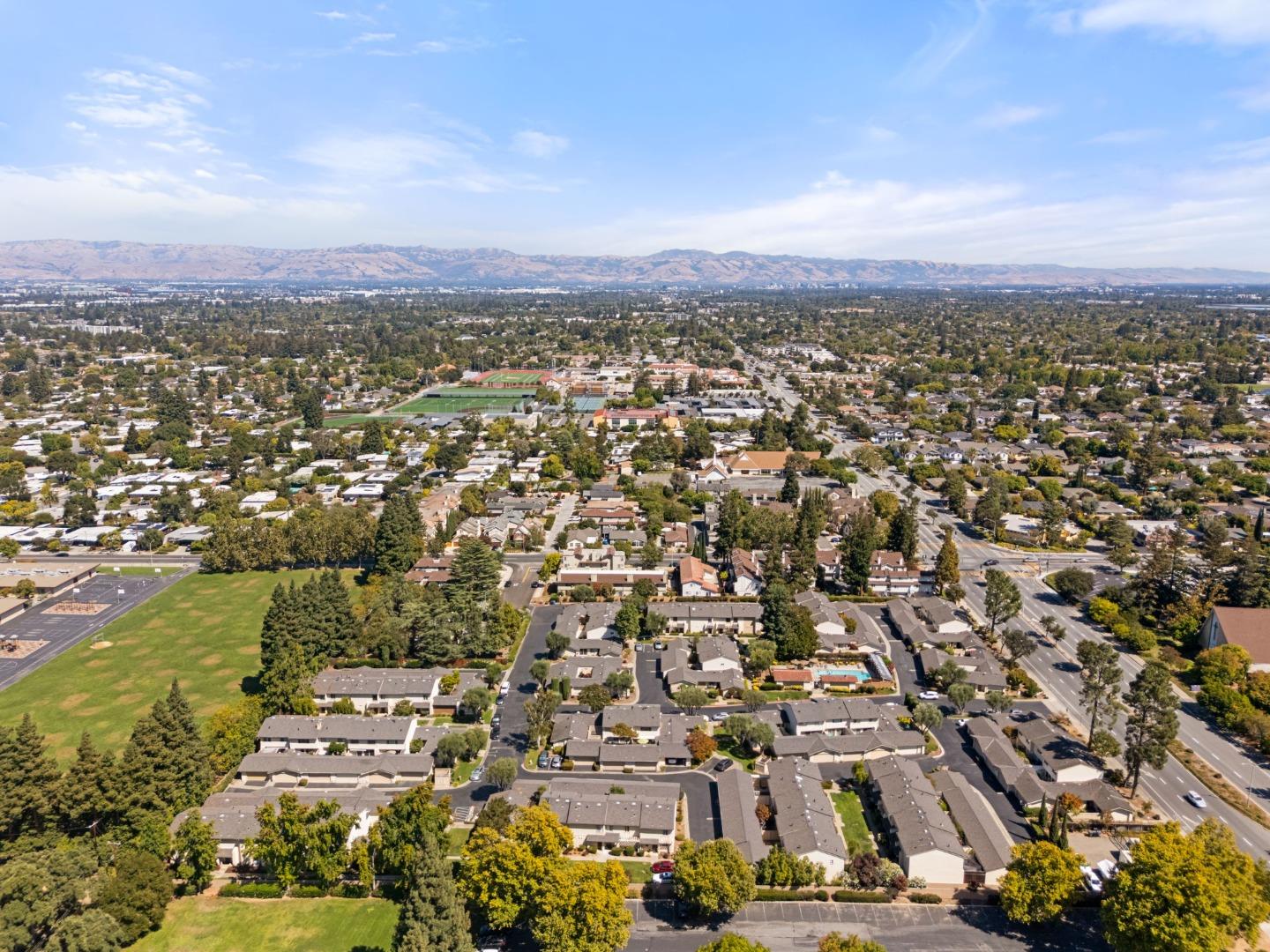 Detail Gallery Image 9 of 70 For 735 Winstead Ter, Sunnyvale,  CA 94087 - 2 Beds | 2 Baths